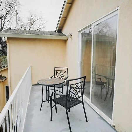 Gorgeous Upstairs Studio With Patio And Laundry Чіко Екстер'єр фото